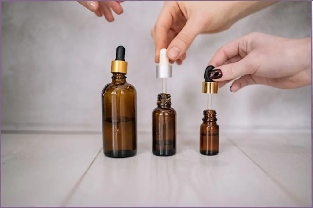 3 small amber glass bottles for diluting essentialoils